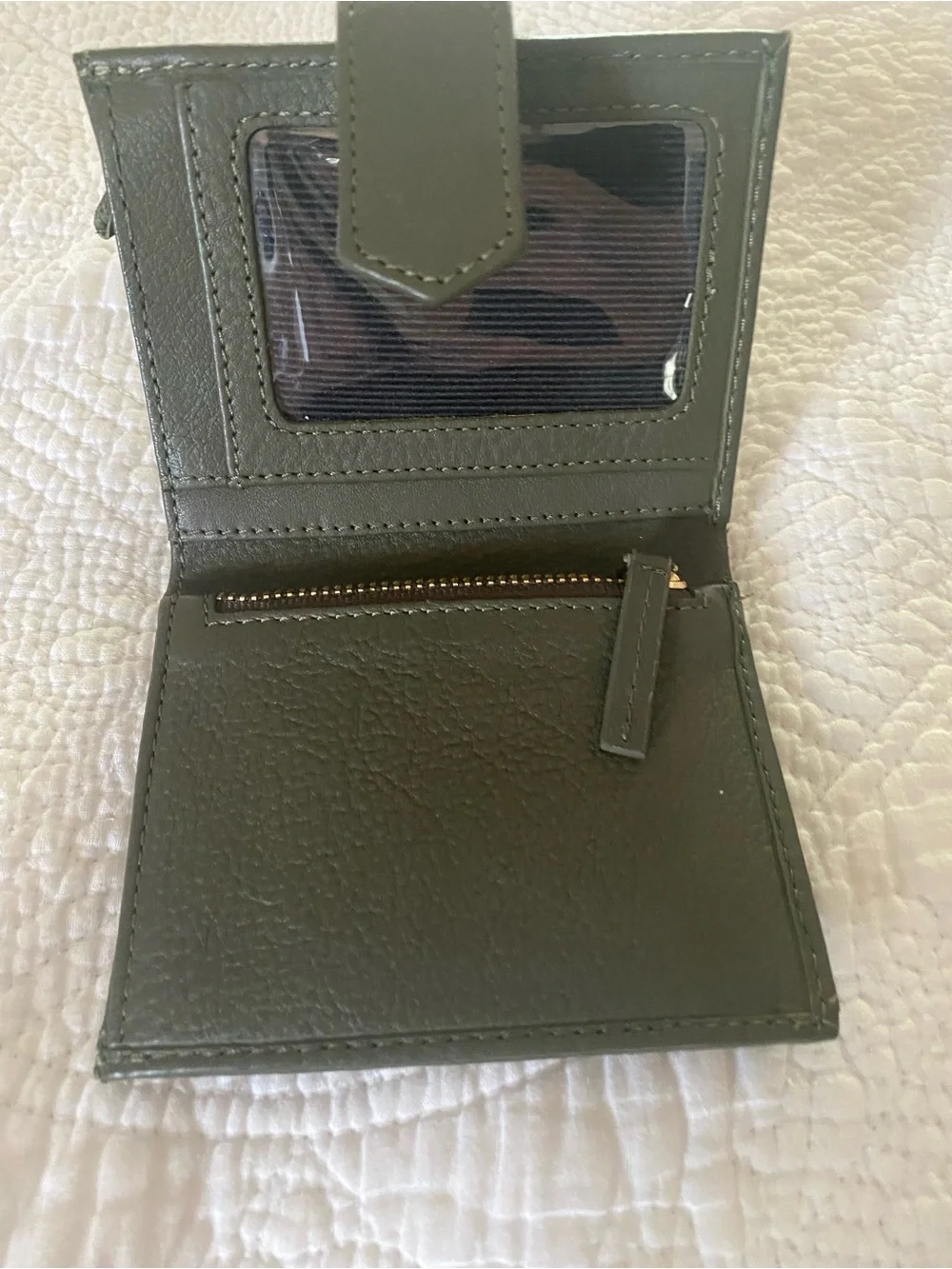House of Harlow Green Wallet Like New